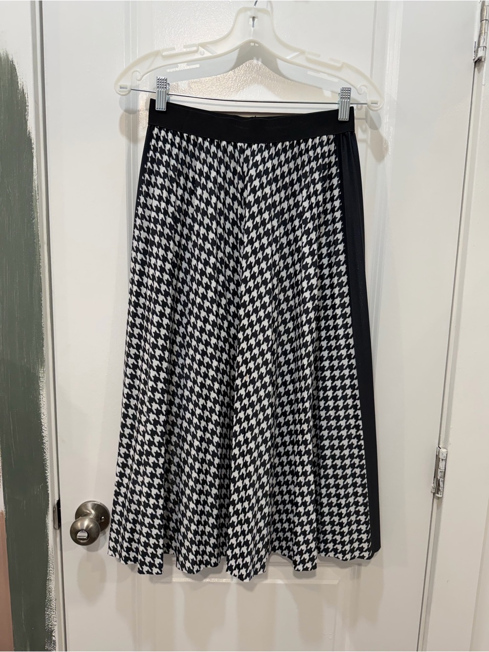 Pinkyotto Black & White Houndstooth Circle Skirt